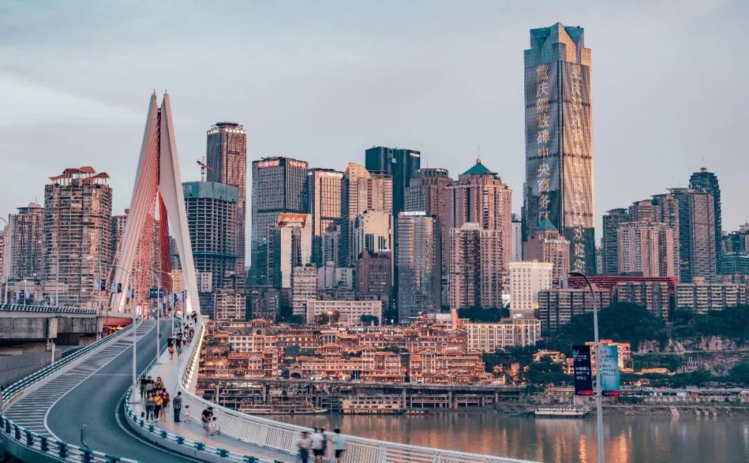 重庆,美食、友情与家的温馨日常故事